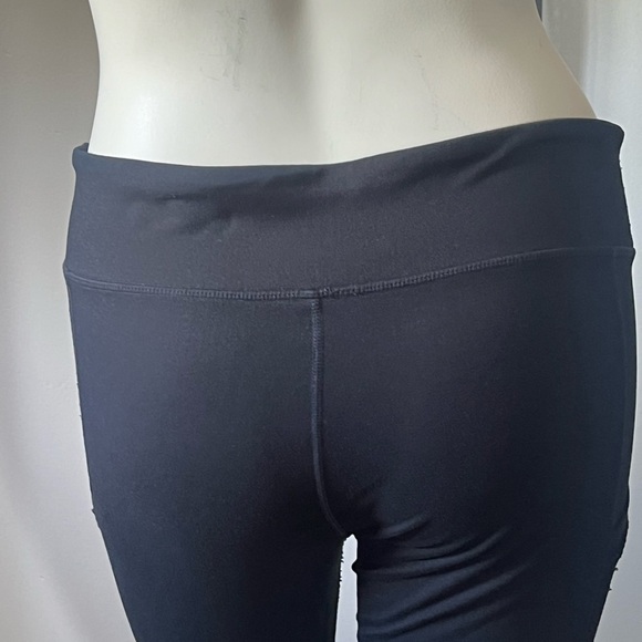 Fabletics Black Capris - Picture 6 of 8